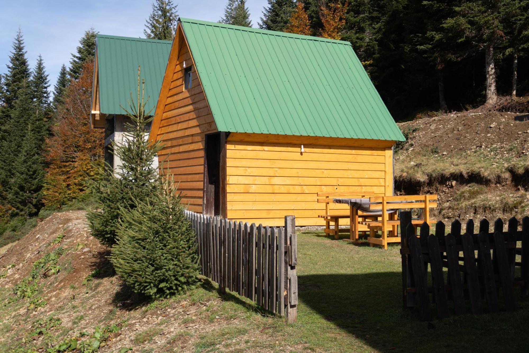 Hotel Komovi- Koliba Za Planinare Andrijevica Exterior foto